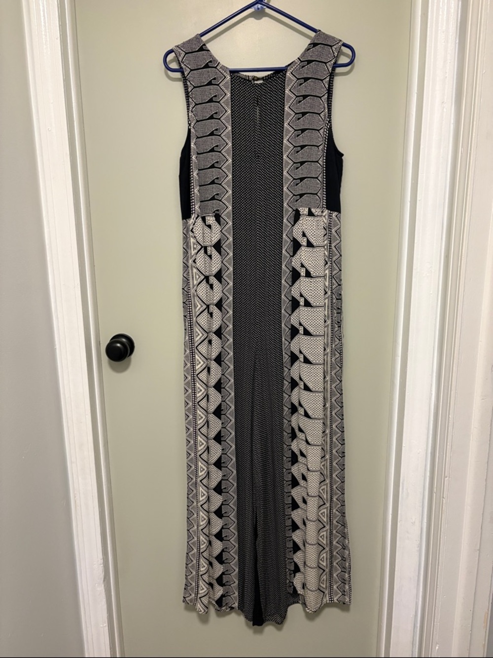 Anthropologie wide leg  jumpsuit with pockets . Size M